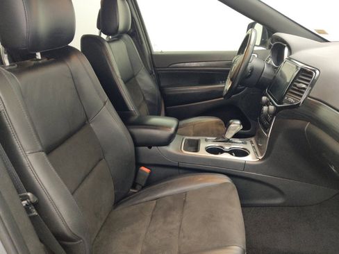 Used 2019 Jeep Grand Cherokee Altitude image 21
