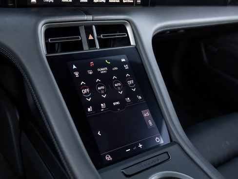 Used 2023 Porsche Taycan GTS image 28