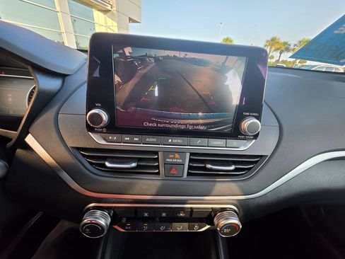 Used 2022 Nissan Altima 2.5 SV FWD image 19