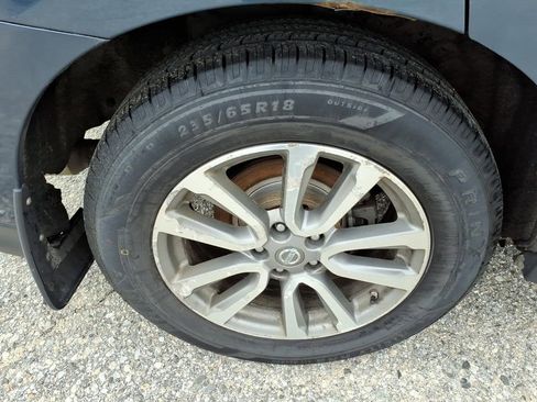 Used 2014 Nissan Pathfinder SV AWD/4WD image 14