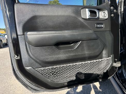 Used 2021 Jeep Wrangler Unlimited Rubicon image 21