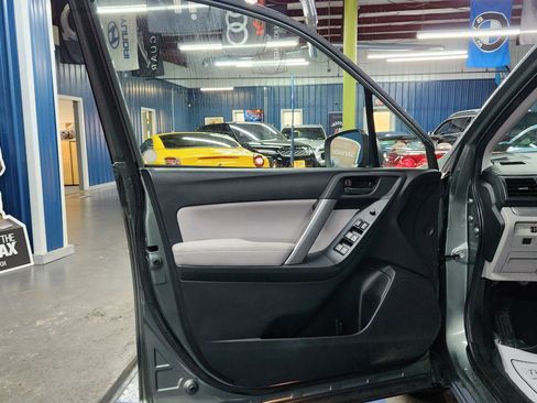 Used 2014 Subaru Forester 2.5i image 6