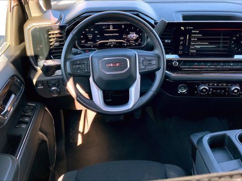 Used 2024 GMC Sierra 1500 SLE image 5