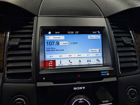 Used 2019 Ford Taurus Limited AWD/4WD image 22