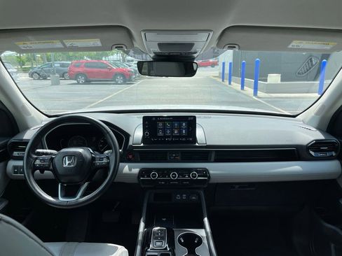 Certified 2025 Honda Pilot EX-L image 10