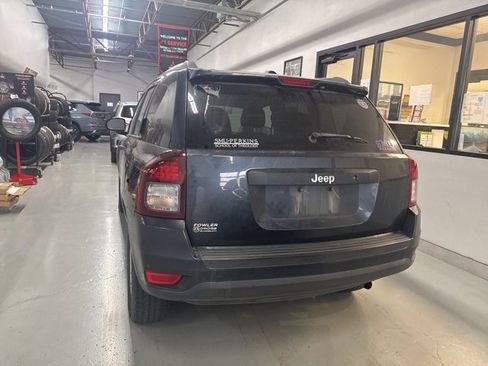 Used 2014 Jeep Compass Sport image 6