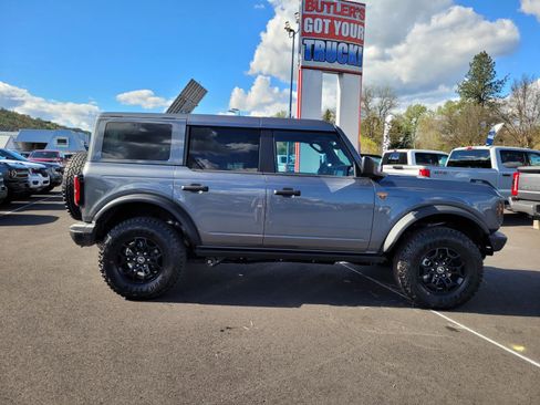 New 2026 Ford Bronco Badlands image 4