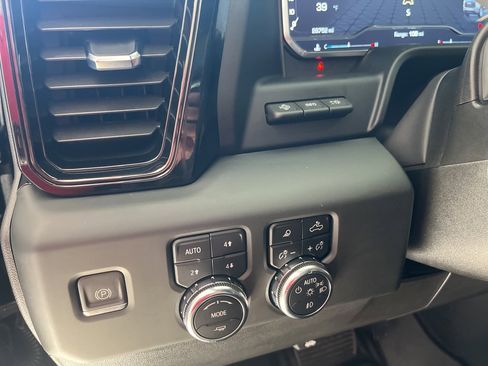 Used 2024 GMC Sierra 1500 AT4 w/ Technology Package image 16