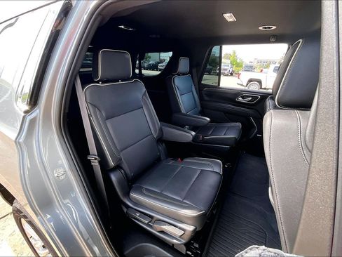 Used 2023 GMC Yukon SLT w/ SLT Luxury Package AWD/4WD image 27