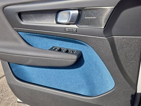 Certified 2023 Volvo XC40 Recharge Ultimate image 16