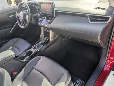 Certified 2022 Toyota Corolla Cross XLE image 20