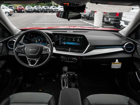 New 2026 Chevrolet Trax LT w/ Driver Confidence Package FWD image 12
