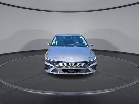 New 2026 Hyundai Elantra Limited FWD image 3
