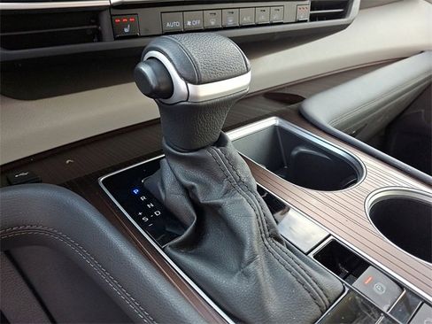 Used 2024 Toyota Sienna XLE image 18