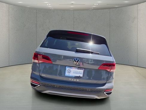 Used 2022 Volkswagen Taos SEL w/ Panoramic Sunroof Package FWD image 44