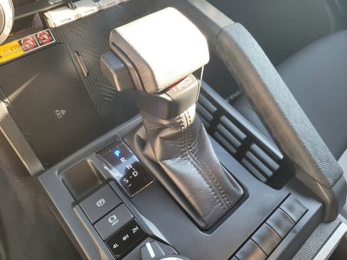 Used 2024 Toyota Tacoma TRD Sport image 18