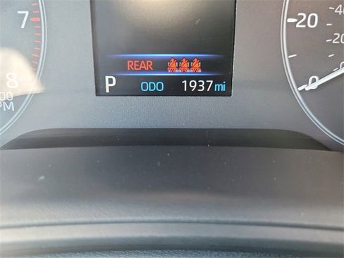 Used 2025 Toyota Corolla SE image 17