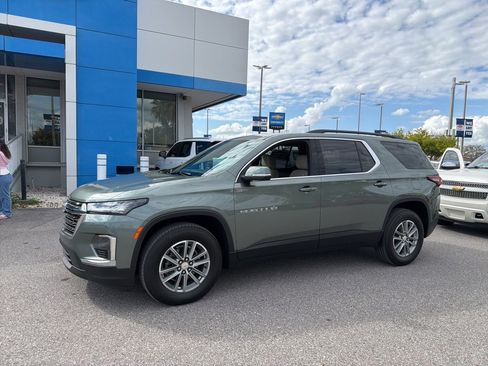 Used 2023 Chevrolet Traverse LT image 16