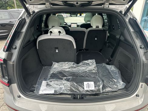 Used 2025 Volvo EX90 Ultra AWD/4WD image 35