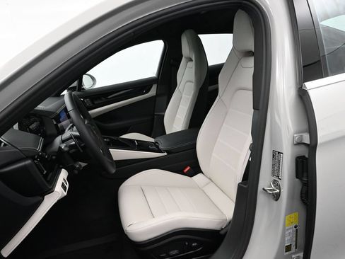 Used 2026 Porsche Panamera image 5