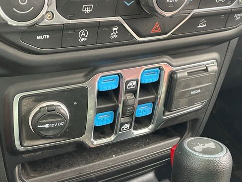 Used 2023 Jeep Wrangler Sport S image 6