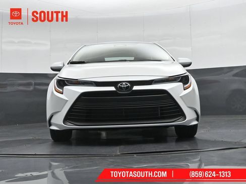 Used 2026 Toyota Corolla LE FWD image 38