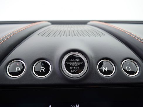 Used 2022 Aston Martin DBX DBX image 33