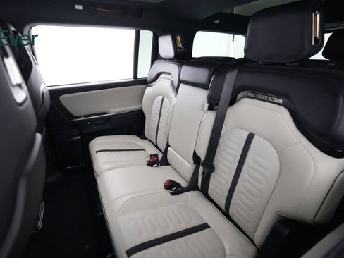 Used 2025 Rivian R1S Adventure AWD/4WD image 24