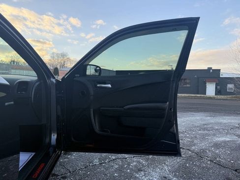 Used 2017 Dodge Charger R/T w/ Blacktop Package image 16