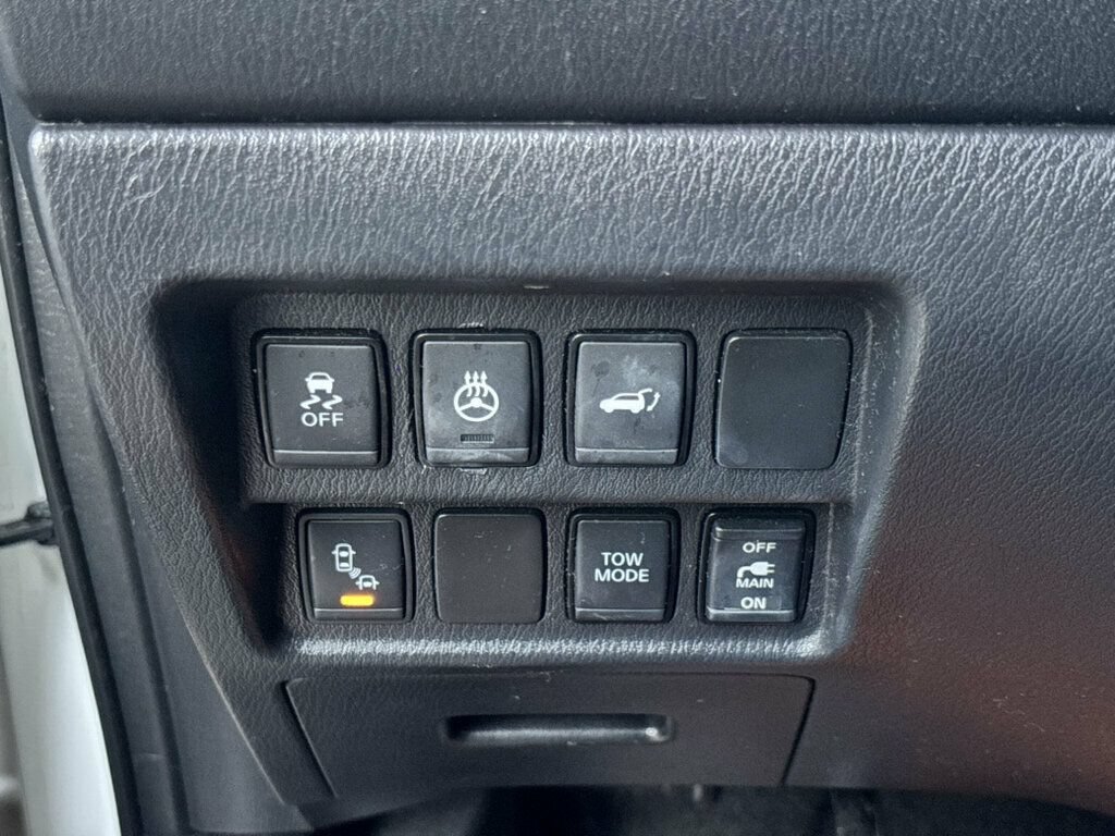 Used 2018 Nissan Pathfinder SL FWD image 38