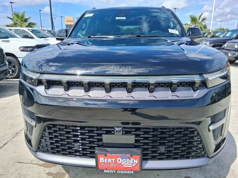 New 2026 Jeep Grand Wagoneer Limited AWD/4WD image 2