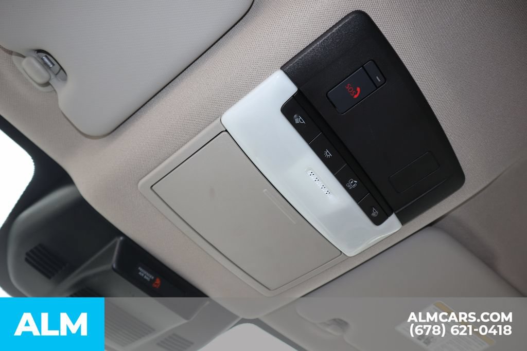 Used 2025 Nissan Rogue SV FWD image 35