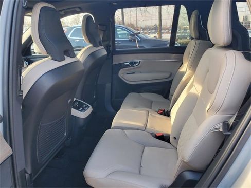 Used 2025 Volvo XC90 B6 Plus image 26