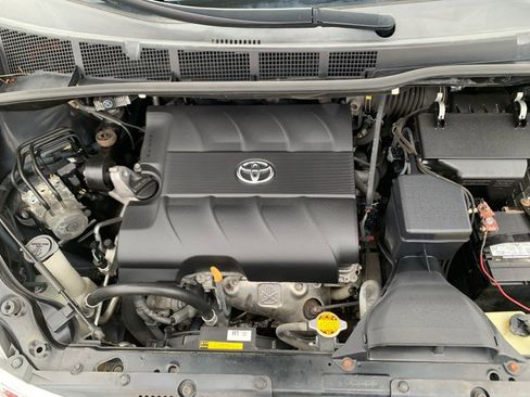 Used 2016 Toyota Sienna XLE image 22