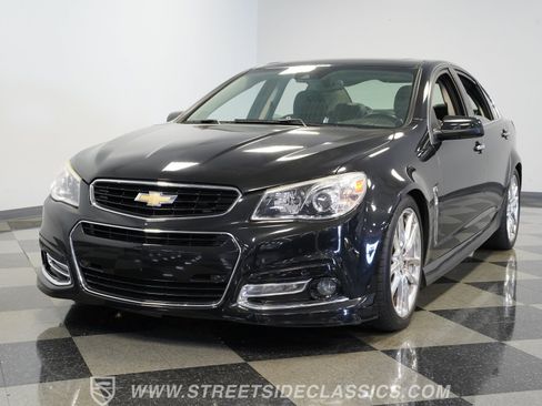 Used 2014 Chevrolet SS RWD image 19