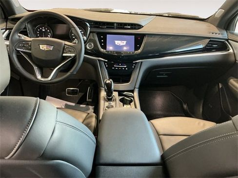 Certified 2025 Cadillac XT6 Sport w/ Technology Package image 8