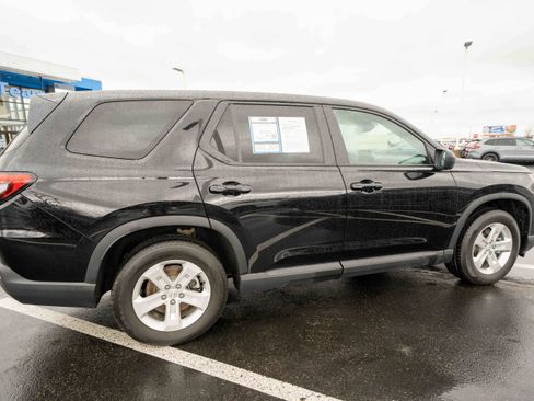 Certified 2023 Honda Pilot LX image 6