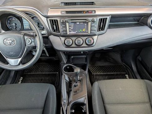 Used 2017 Toyota RAV4 LE image 20