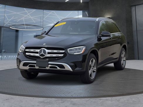 Used 2022 Mercedes-Benz GLC 300 4MATIC w/ Premium Package Lite image 2
