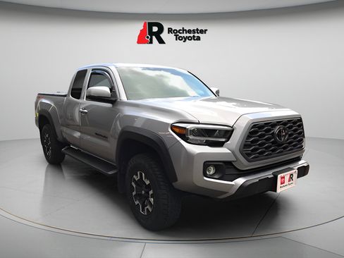 Certified 2020 Toyota Tacoma TRD Off-Road w/ TRD Premium Off Road Package AWD/4WD image 1