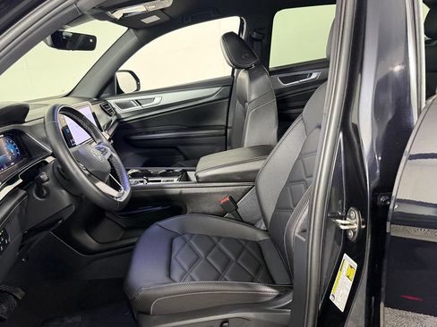 Used 2026 Volkswagen Atlas Cross Sport SE FWD image 18
