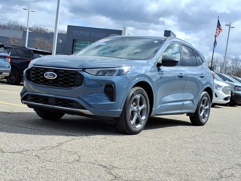 Certified 2024 Ford Escape ST-Line w/ Tech Pack #1 AWD/4WD image 3