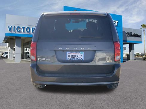 Used 2018 Dodge Grand Caravan SE FWD image 5