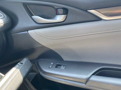 Used 2019 Honda Civic EX-L image 23
