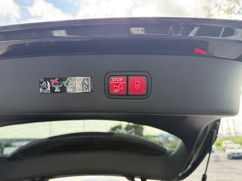 Used 2026 Mercedes-Benz GLC 300 4MATIC image 9