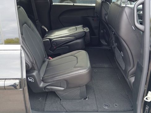 New 2027 Chrysler Pacifica Select AWD/4WD image 25