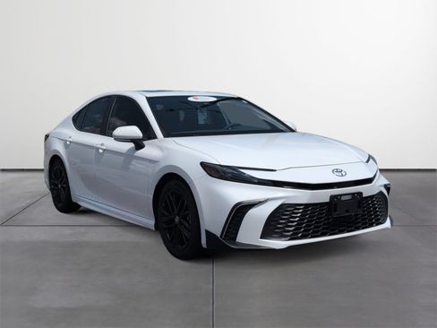 Used 2025 Toyota Camry SE w/ Multimedia Upgrade Package FWD image 7