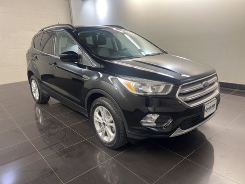 Certified 2018 Ford Escape SE w/ SE Sync 3 Package image 1