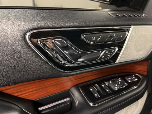 Used 2020 Lincoln Navigator Reserve w/ Equipment Group 208A Reserve image 29