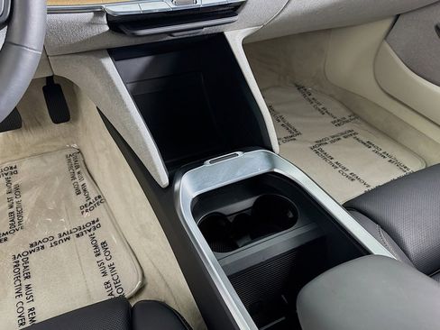 Used 2023 Lucid Air Touring image 5